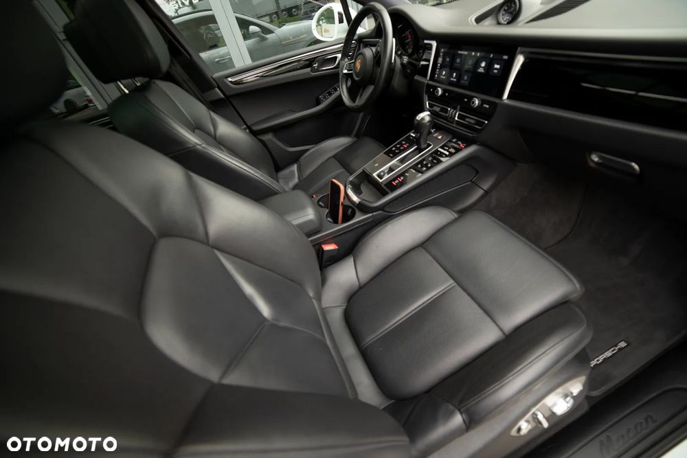 Porsche Macan T - 38