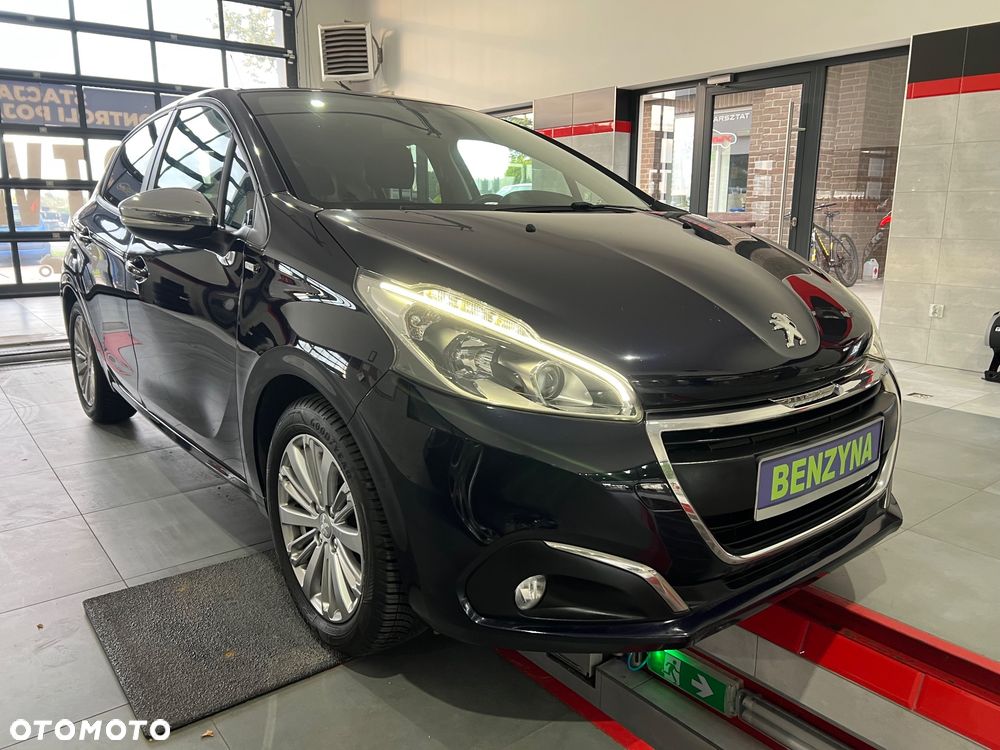 Peugeot 208 - 10