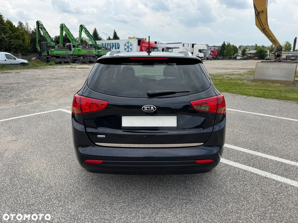 Kia Ceed 1.6 GDI Dream-Team Edition - 31