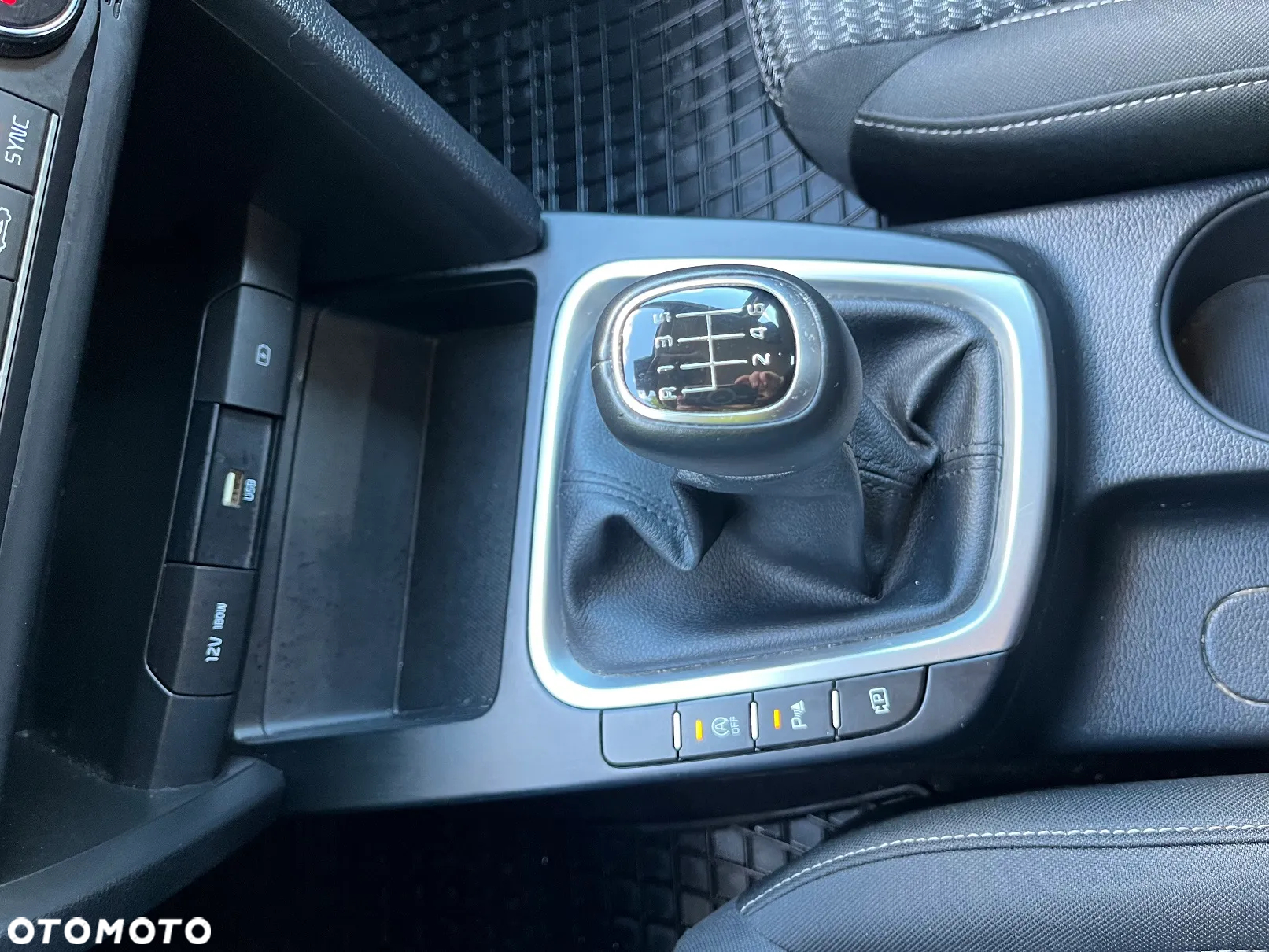 Kia Ceed 1.5 T-GDI M - 22