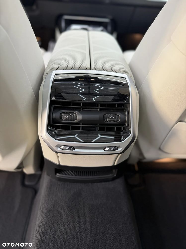 BMW Seria 7 740d xDrive mHEV sport - 14
