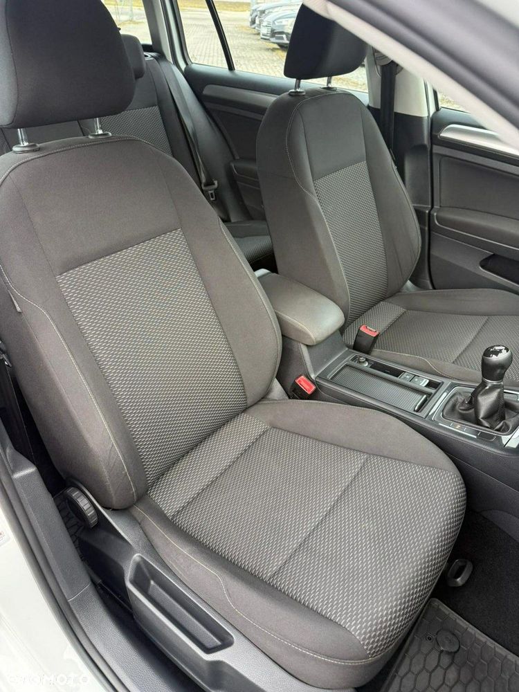 Volkswagen Golf - 15