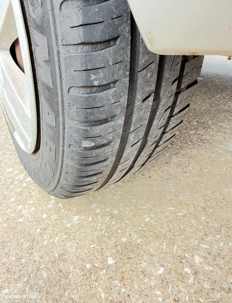 Renault Clio 1.2 16V Authentique - 20