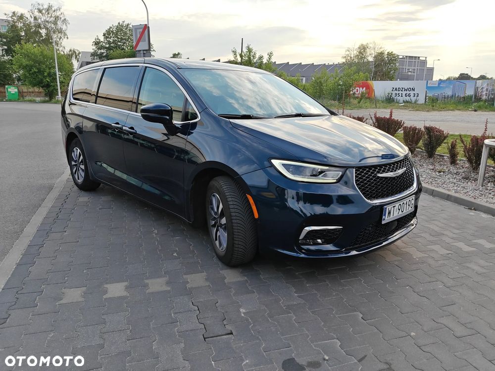 Chrysler Pacifica - 2