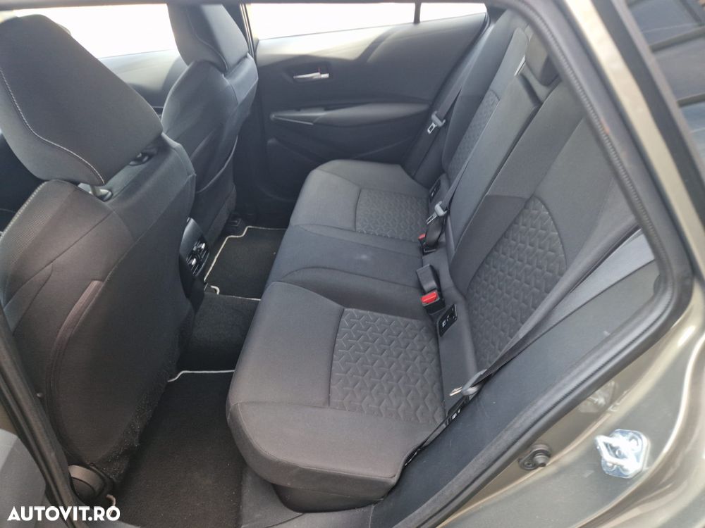 Toyota Corolla 1.8 HSD Business - 21