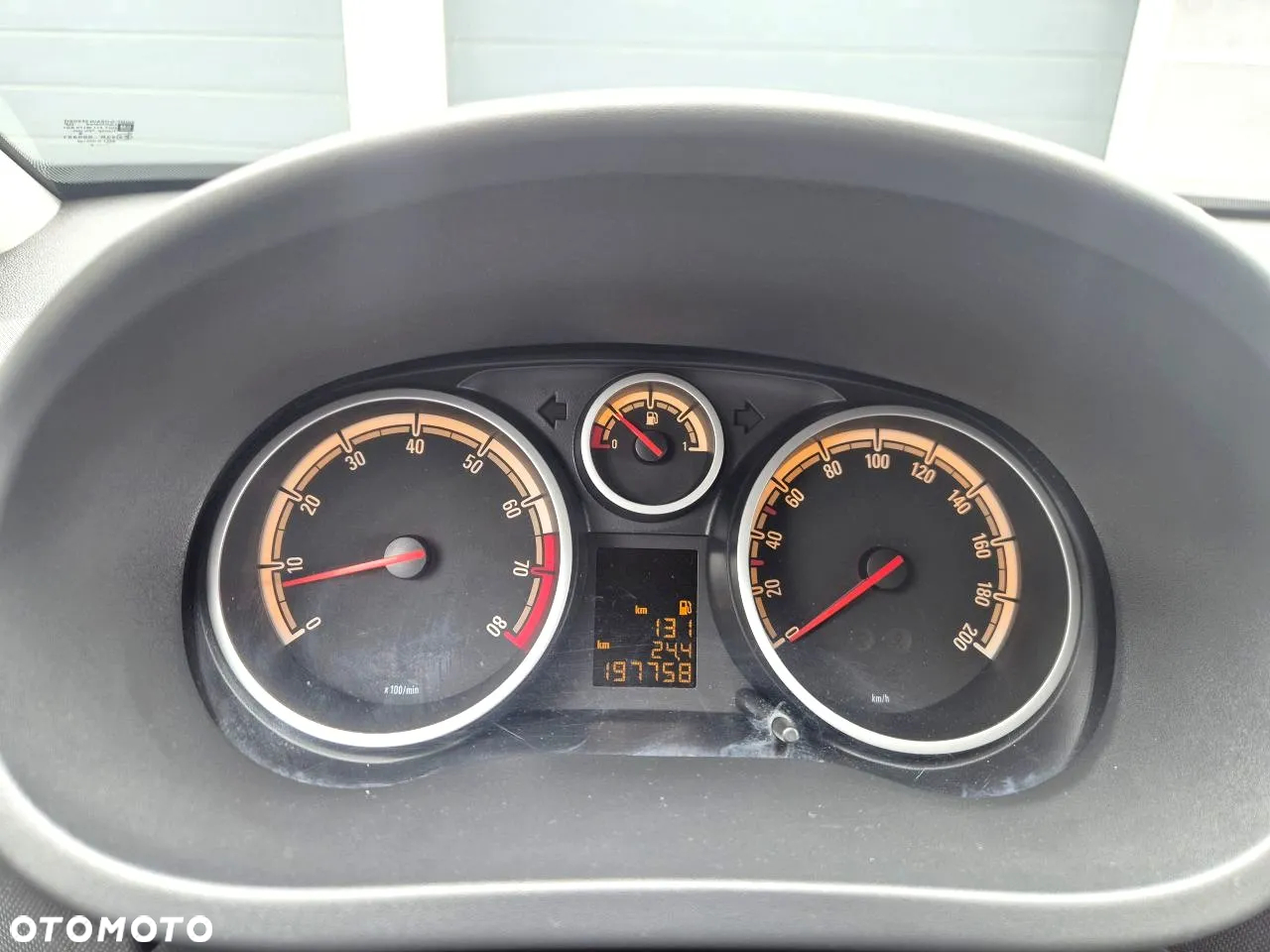 Opel Corsa 1.4 16V 150 Jahre - 34