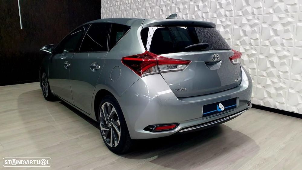Toyota Auris 1.4 D-4D Com. +P.Techno+P.Sport - 8