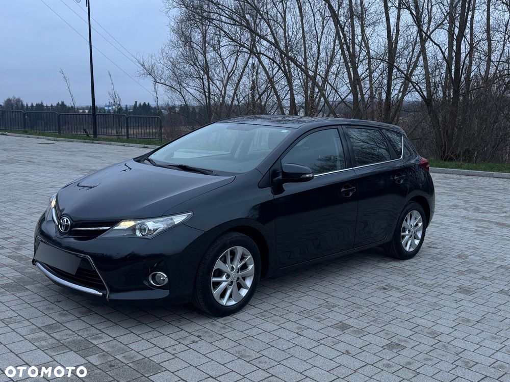 Toyota Auris 1.6 Premium Start - 1