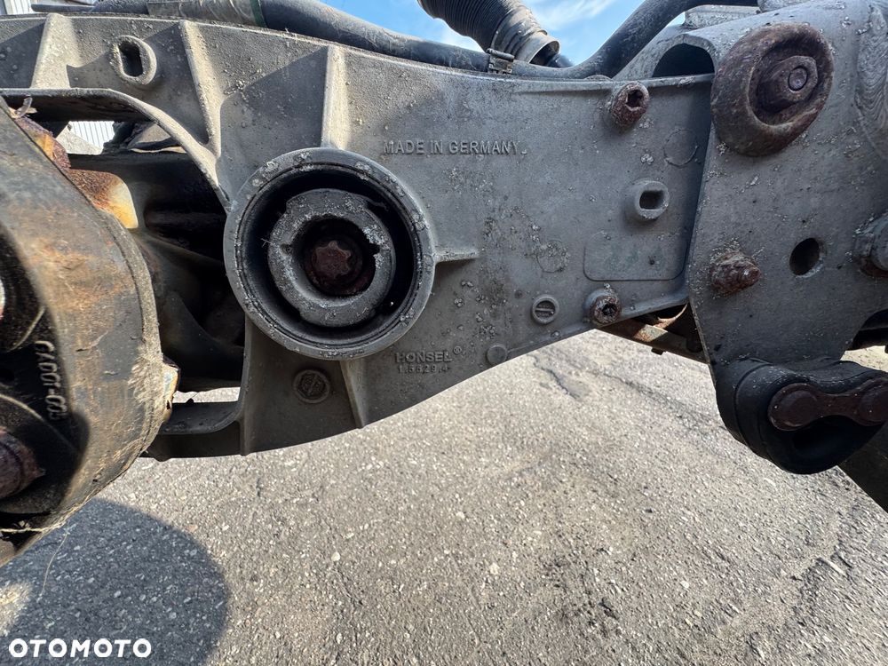 Mercedes w221 zawieszenie tylnie tył belka zaciski amortyzator prawy lewy zacisk zaciski tył prawy lewy zacisk most wał wachacz wahacz alufelgi 19 amg drążek stabilizatora przegub zewnątrz wewnętrzny tarcze tarcza dyfer kołyska 3.0 - 5