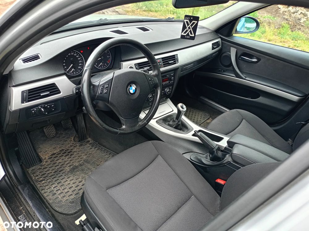 BMW Seria 3 318i - 6