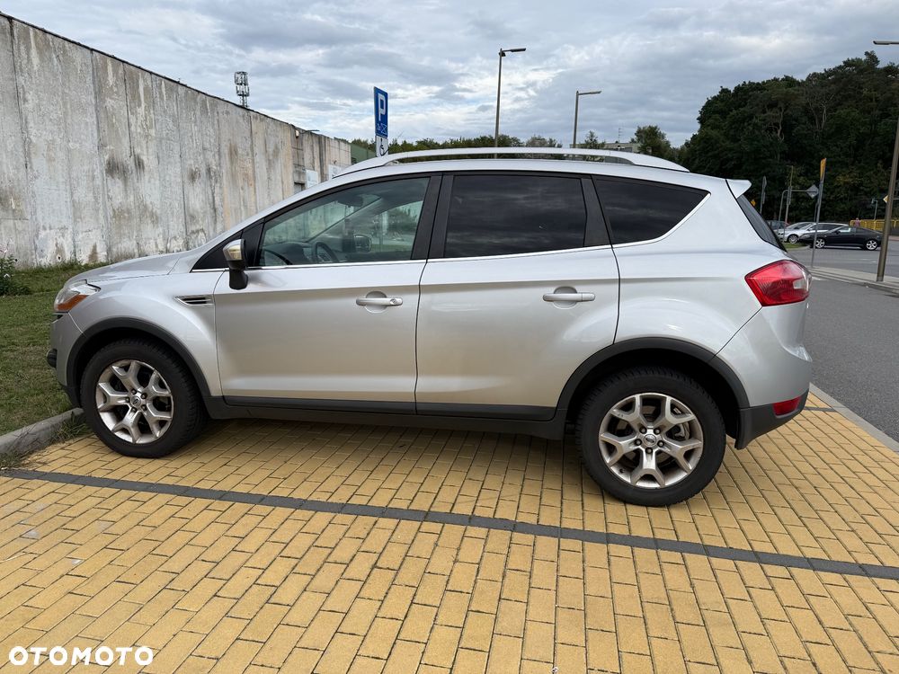 Ford Kuga - 1