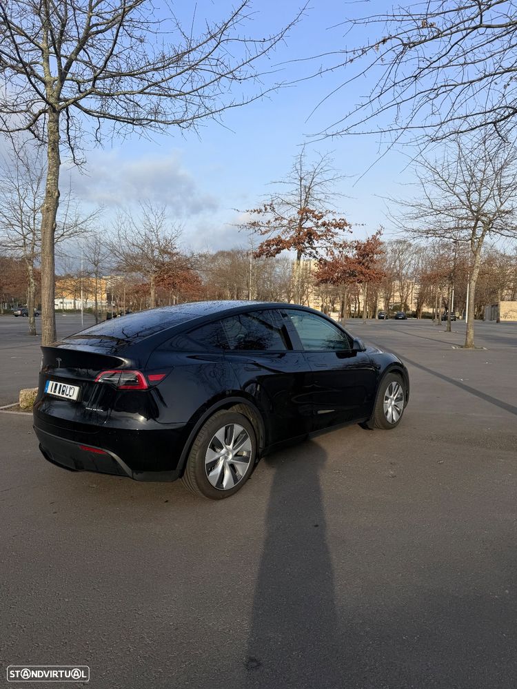 Tesla Model Y Long Range Dual Motor AWD - 9