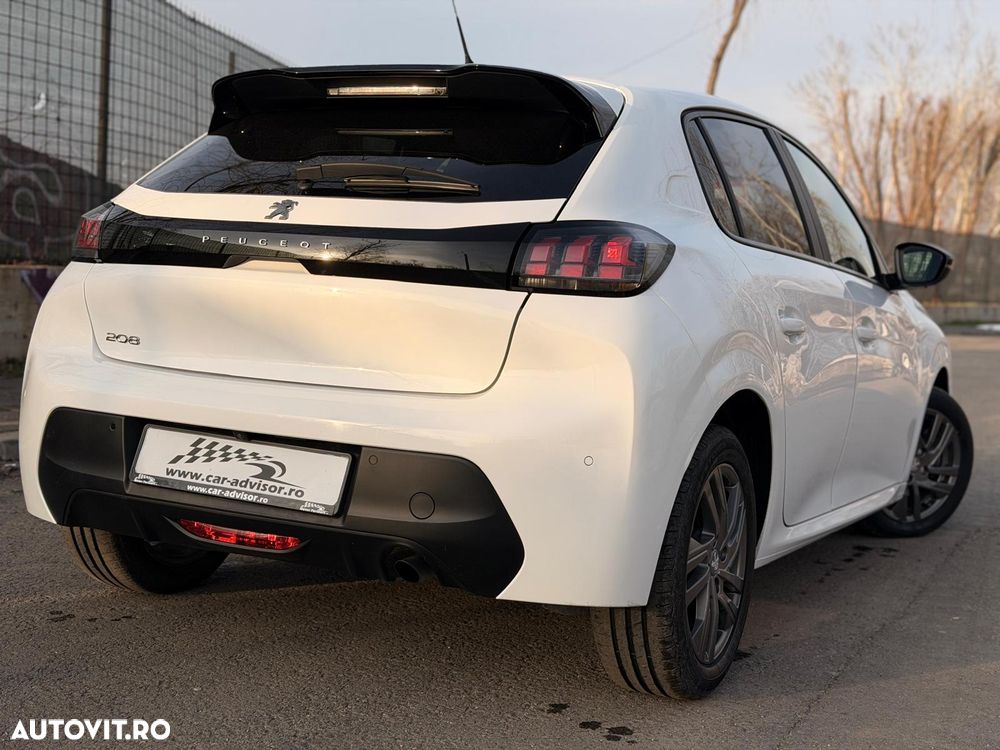 Peugeot 208 1.2 L PureTech STT EAT8 Allure - 10