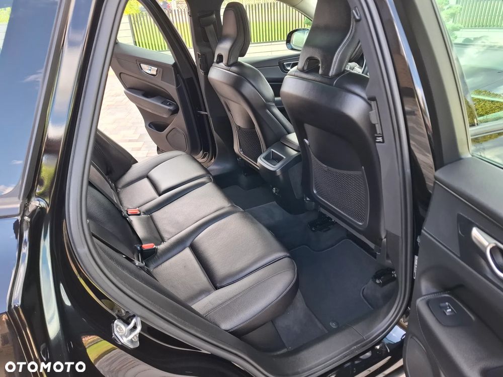 Volvo XC 60 D4 Momentum - 22