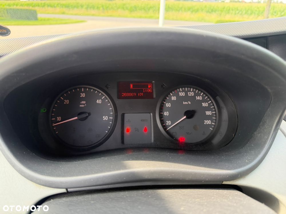 Opel Vivaro - 23