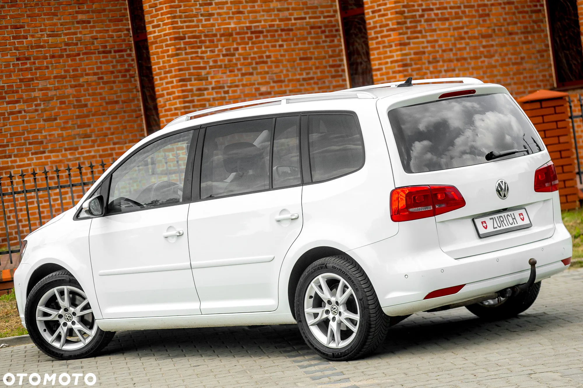 Volkswagen Touran 1.4 TSI DSG Cup - 3