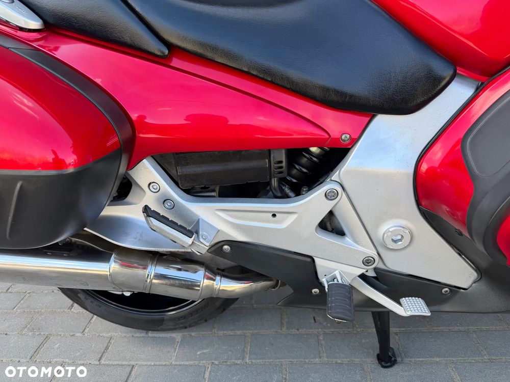 Honda ST - 16
