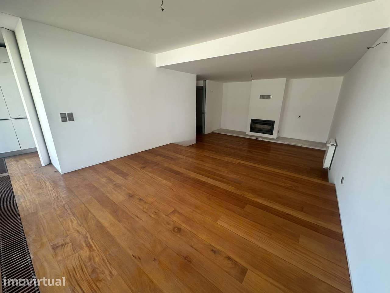 Apartamento T3 à venda na Rua João Martins Branco - Grande imagem: 2/19