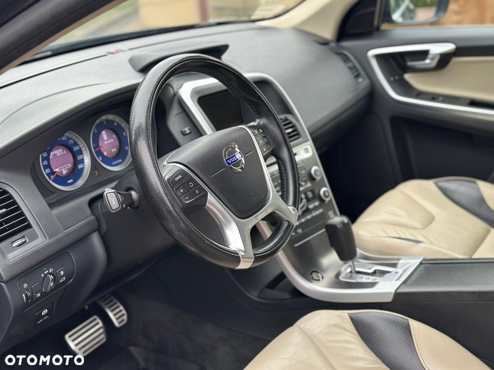 Volvo XC 60 D5 AWD RDesign - 12