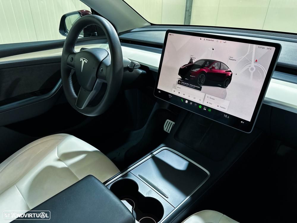 Tesla Model Y Performance Dual Motor AWD - 34