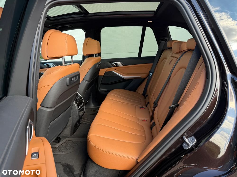BMW X5 xDrive40i mHEV - 37
