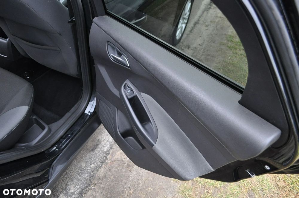 Ford Focus 1.6 EcoBoost Titanium - 17