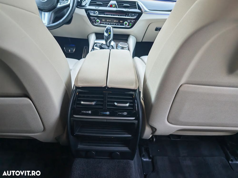 BMW Seria 5 520d Aut. - 12