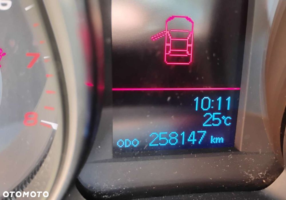 Toyota Avensis - 14