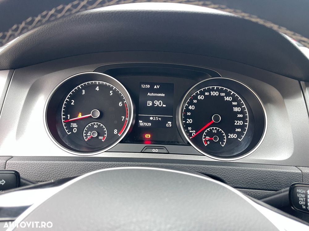 Volkswagen Golf 1.2 TSI BMT Comfortline - 38