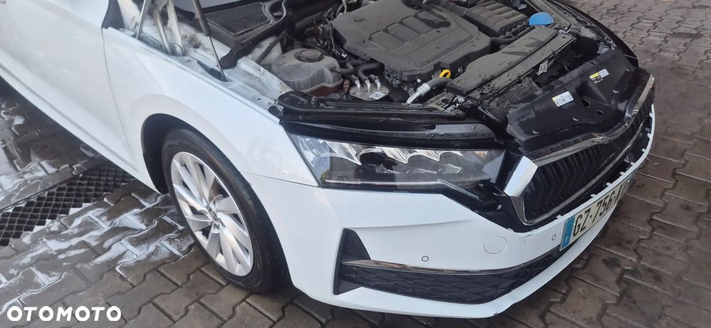 Skoda Octavia 2.0 TDI Edition 130 Essence DSG - 25