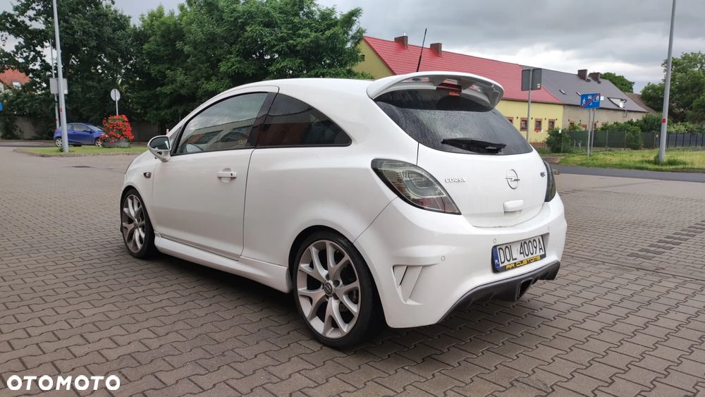Opel Corsa 1.6 Turbo OPC - 6