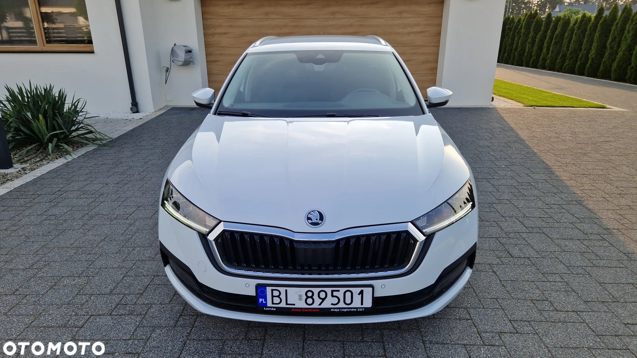 Skoda Octavia Combi 2.0 TDI DSG Sport Edition - 2