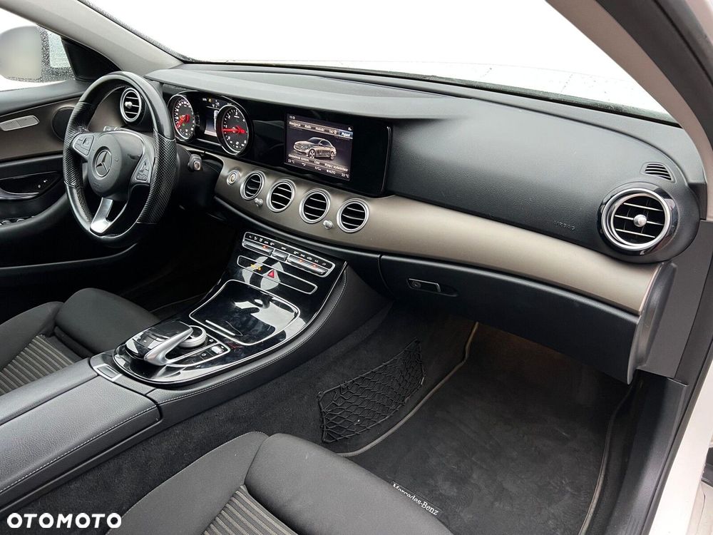 Mercedes-Benz Klasa E 220 d Business Edition 9G-TRONIC - 12