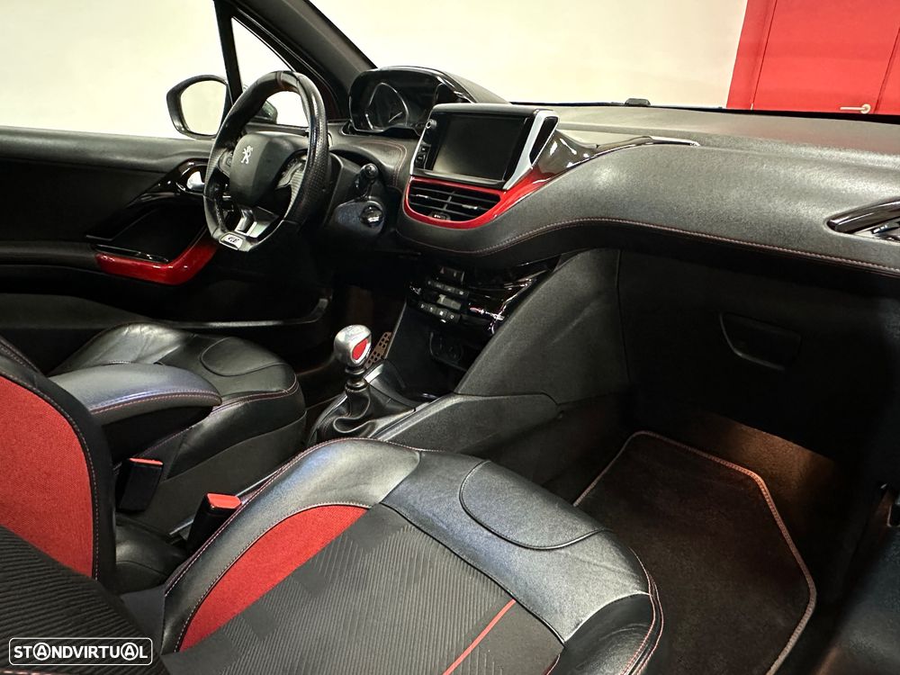 Peugeot 208 GTI 200 THP - 10