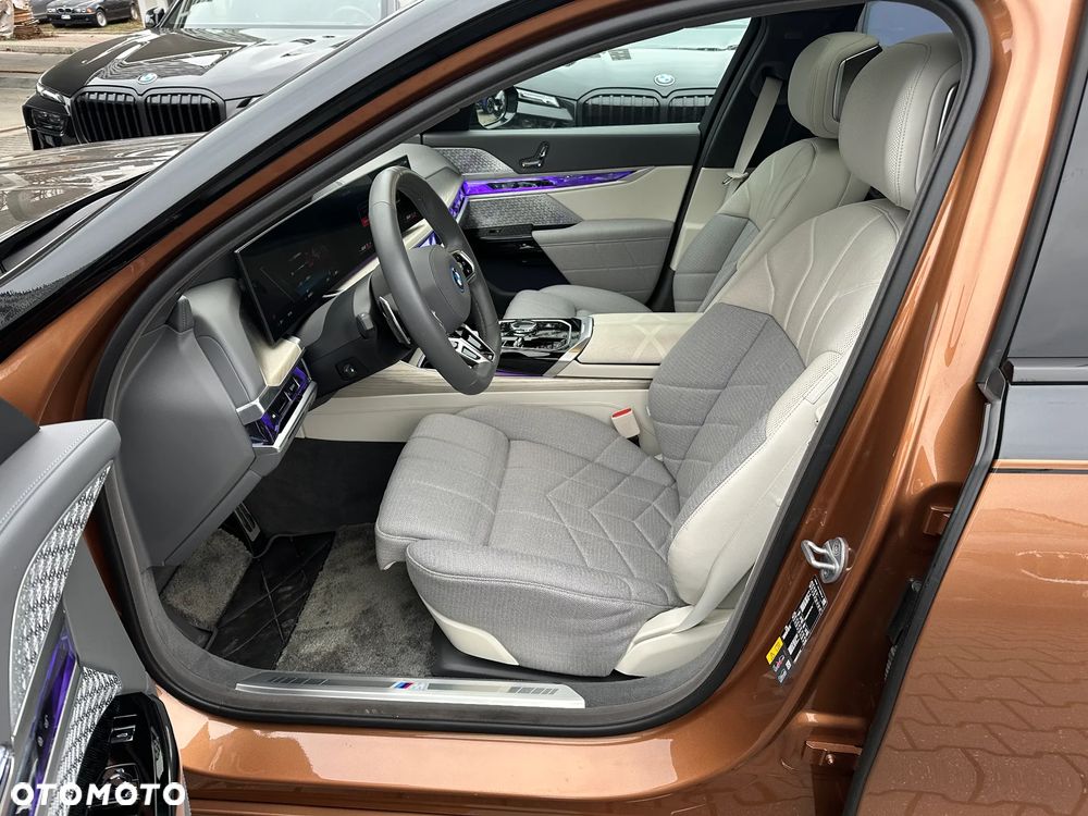 BMW i7 105.7kWh M70 xDrive - 6