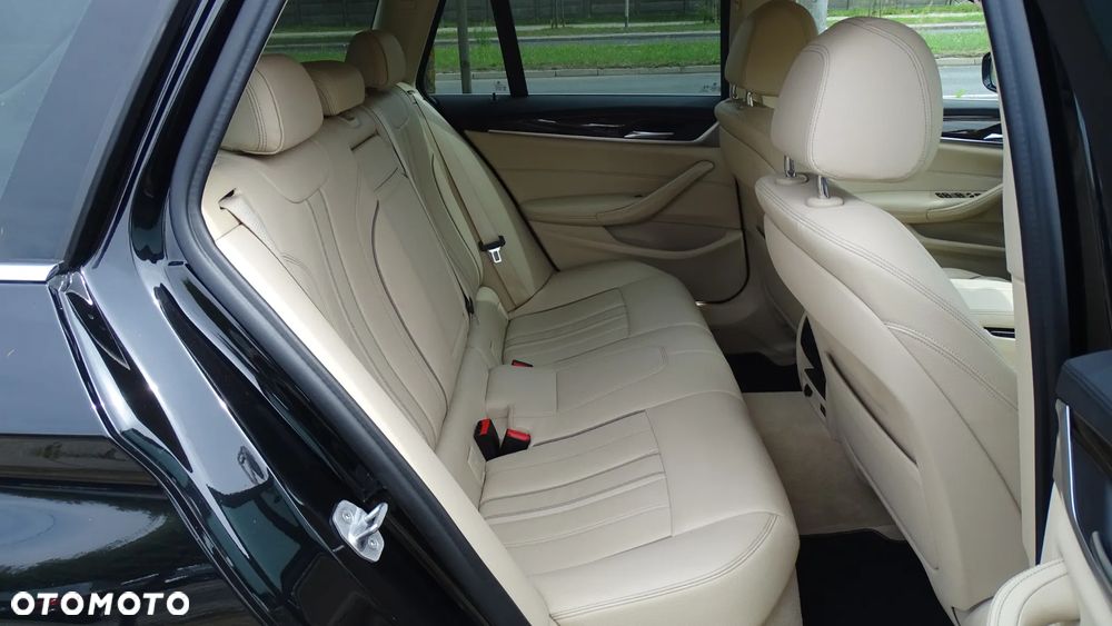 BMW Seria 5 520d xDrive Luxury Line - 22