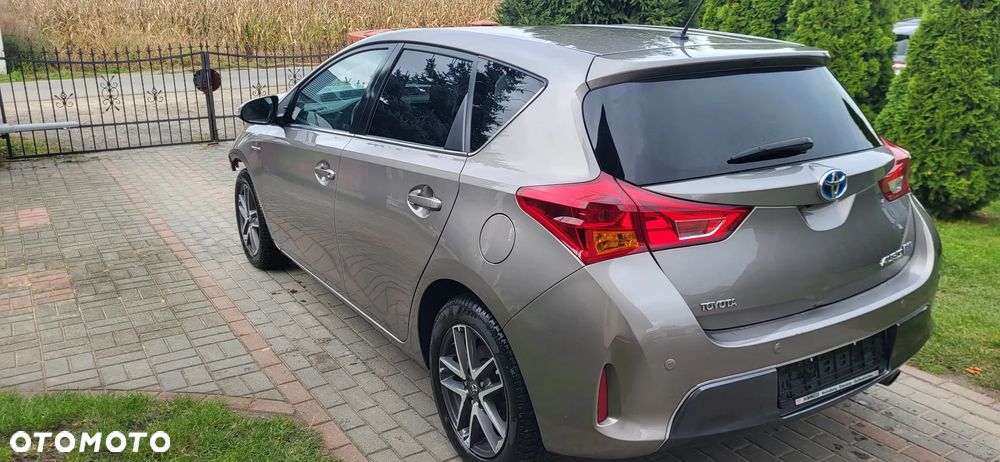 Toyota Auris 1.8 HSD Luna - 2