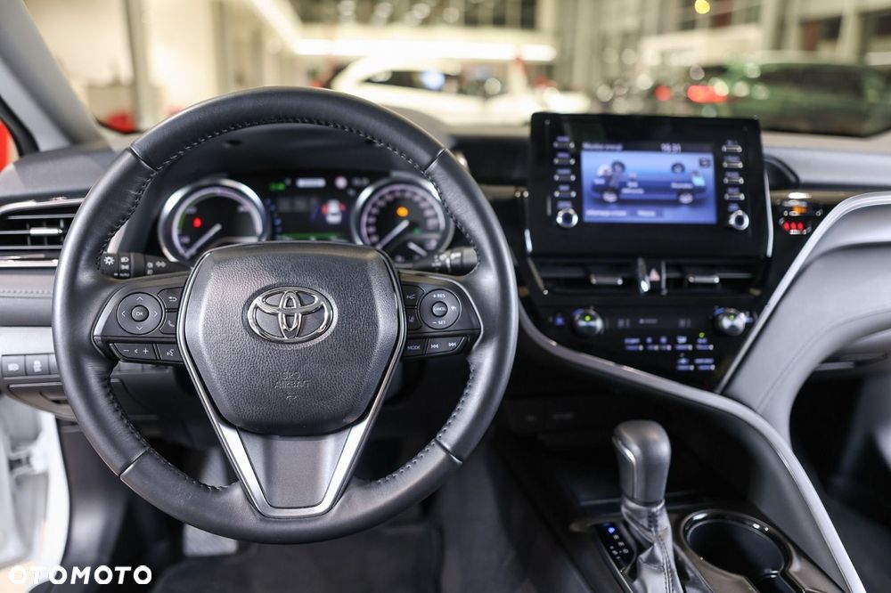 Toyota Camry - 18
