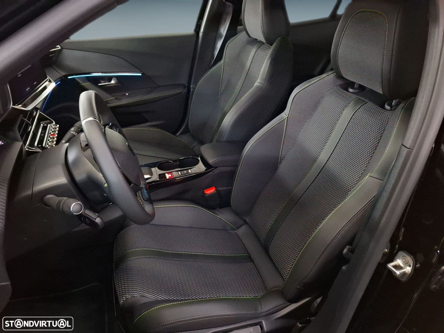 Peugeot e-2008 54 kWh GT - 11