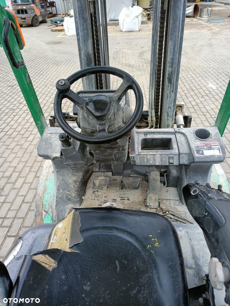 Mitsubishi FG30N - 8