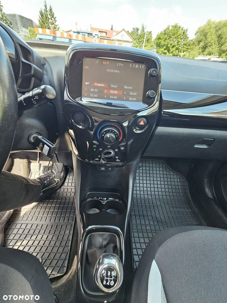 Toyota Aygo x-play touch - 27