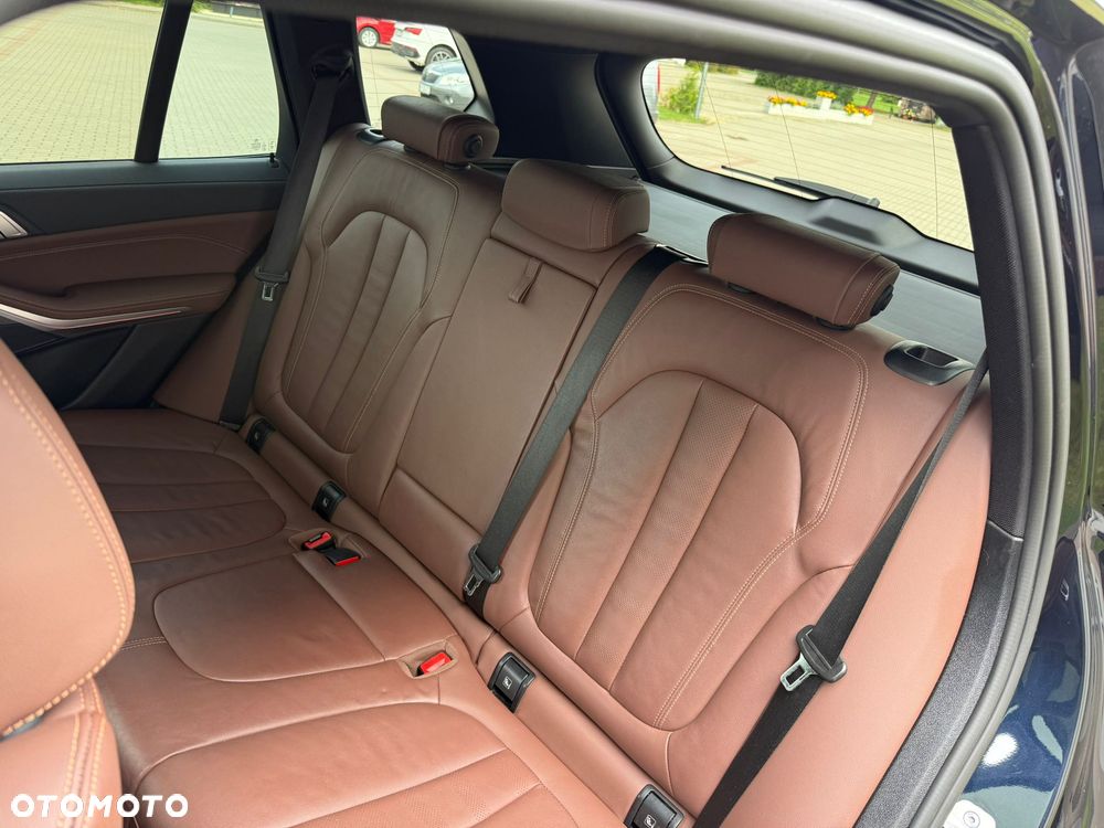 BMW X5 xDrive40i mHEV - 17