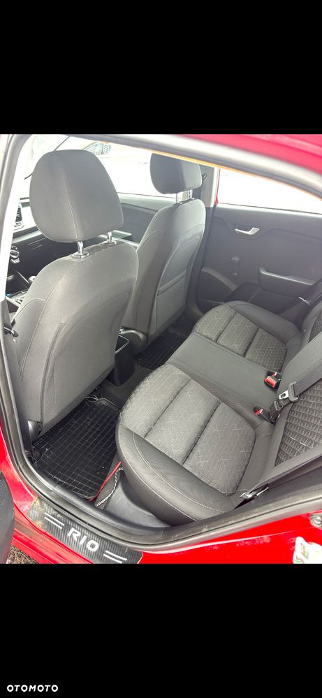 Kia Rio 1.2 M - 10