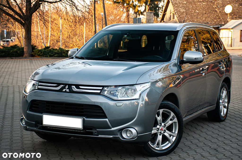 Mitsubishi Outlander 2.0 2WD CVT Diamant Edition+ - 2