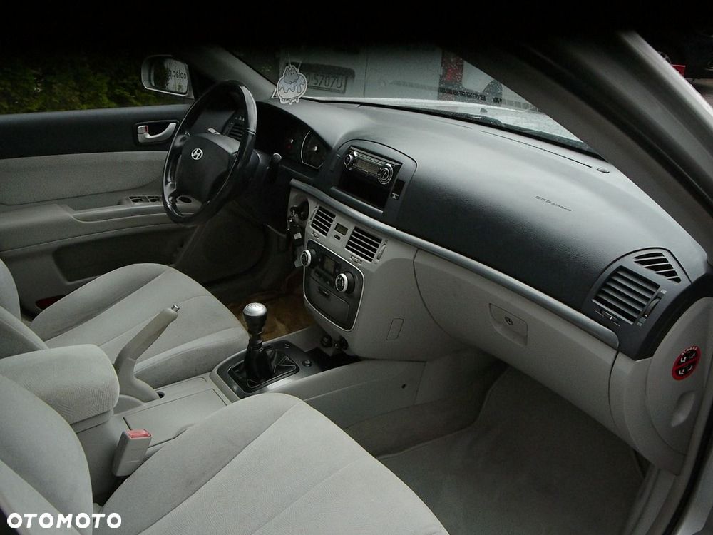 Hyundai Sonata 2.4 GLS - 25