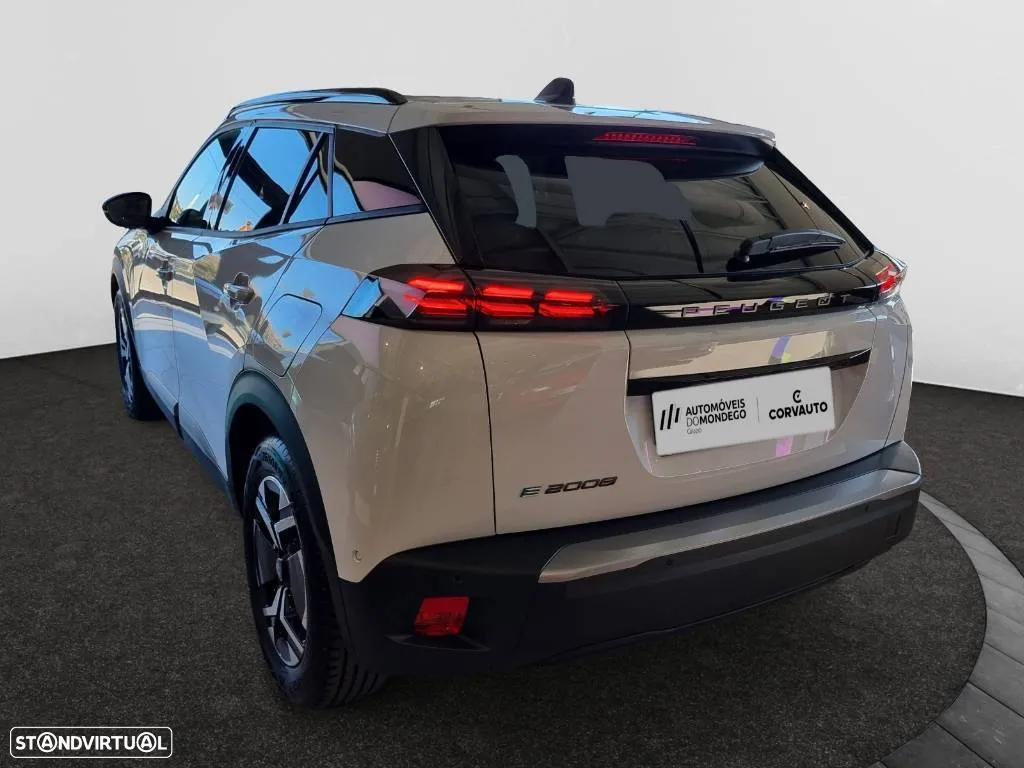 Peugeot e-2008 54 kWh Allure - 11