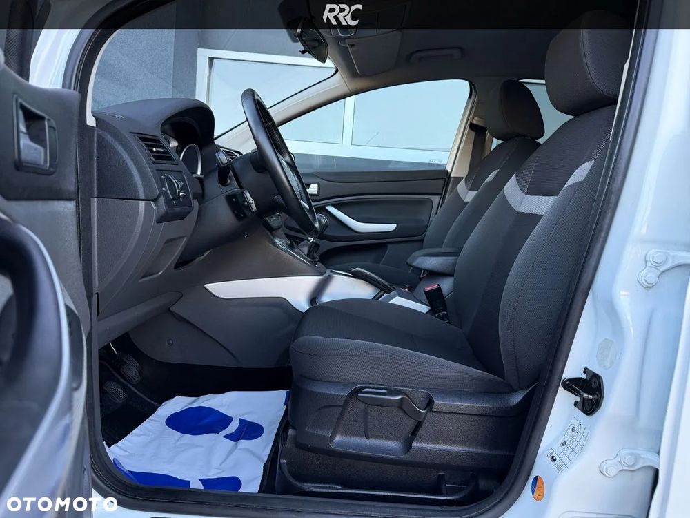 Ford Kuga 2.0 TDCi Titanium - 18