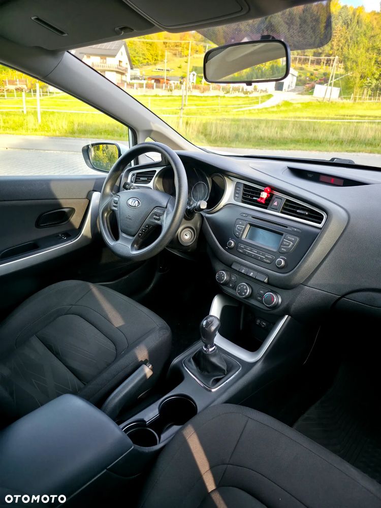 Kia Ceed - 12