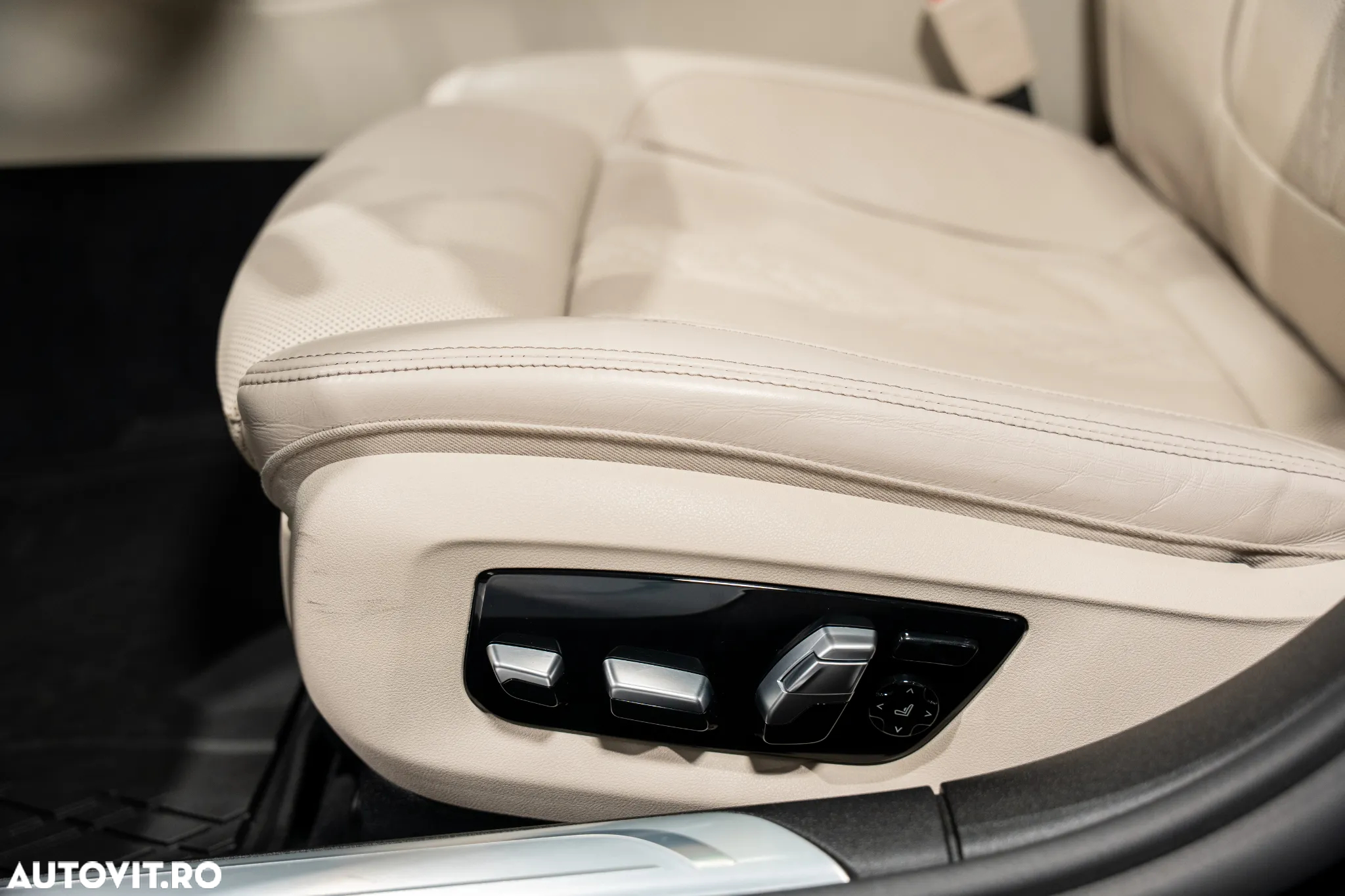 BMW Seria 7 750d xDrive - 24