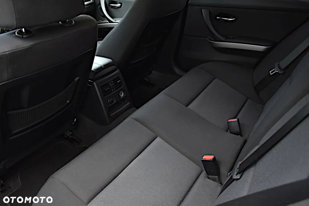 BMW Seria 3 - 24